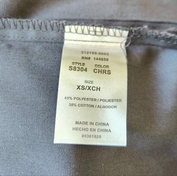 Sivvan Classic Scrub Top, Unisex - Picture 6 of 7